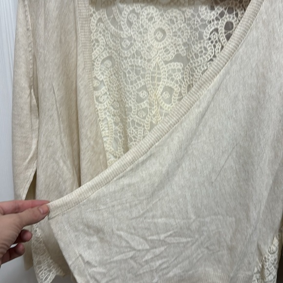 American Eagle open front lace crochet cardigan 🦅 - Picture 3 of 9